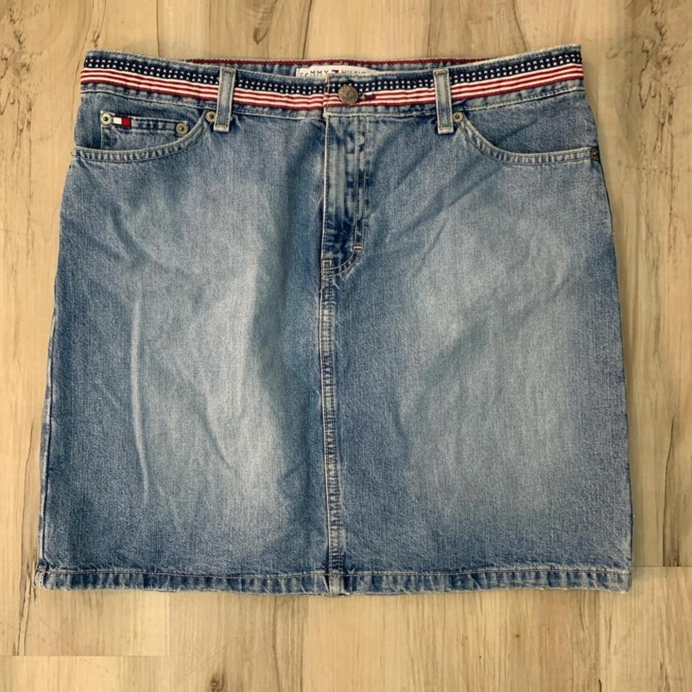 Vintage Tommy Hilfiger denim ultra mini skirt with American flag design sz 10